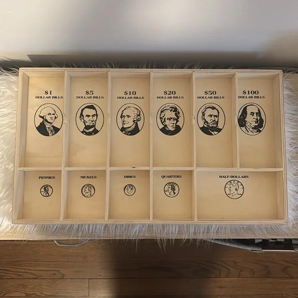 Melissa & Doug Money Counting Tray from the Play Money Set 💵 - Picture 7 of 7